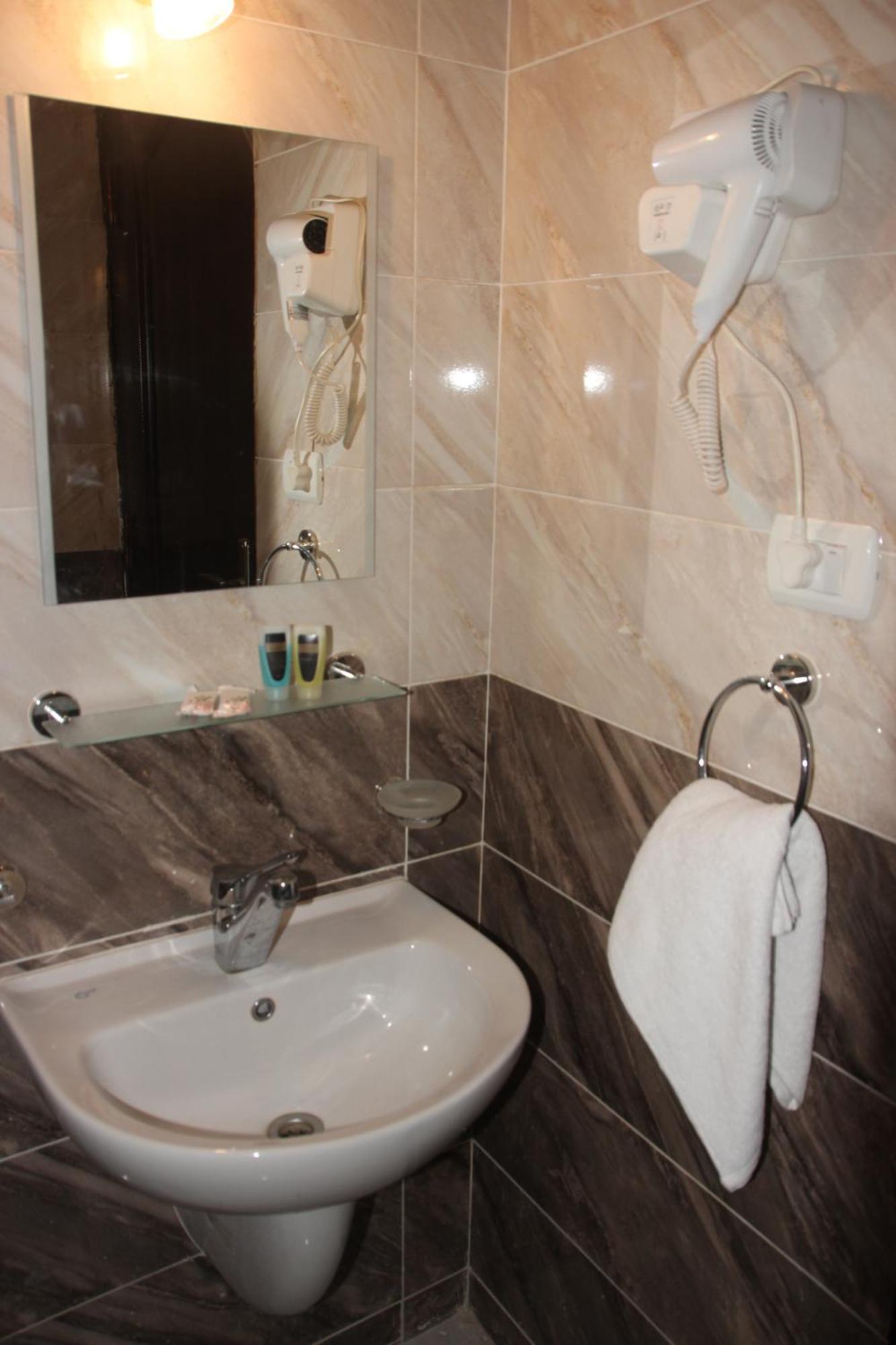 Farida Pyramids Boutique Hotel Kafrat al Jabal Exterior photo